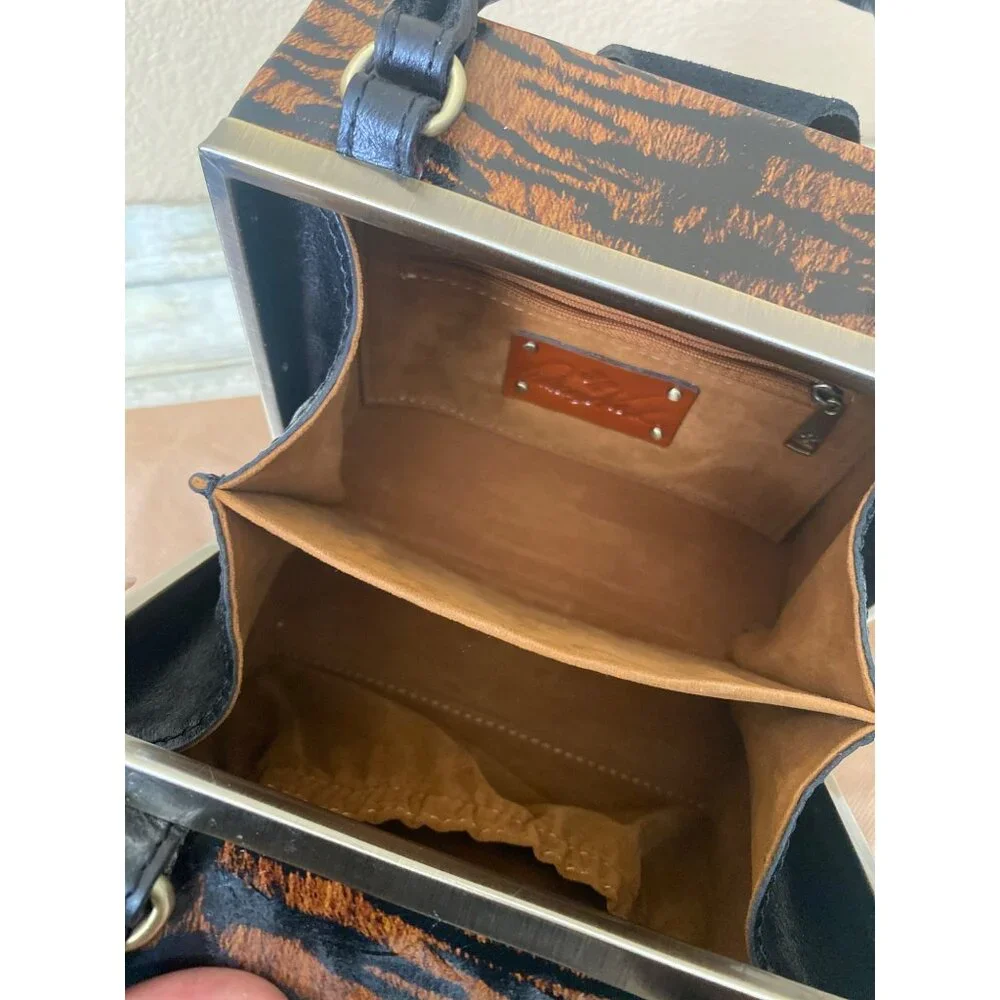 Patricia Nash Avadi Box Bag  Tiger Print Leather EUC - Picture 6 of 12